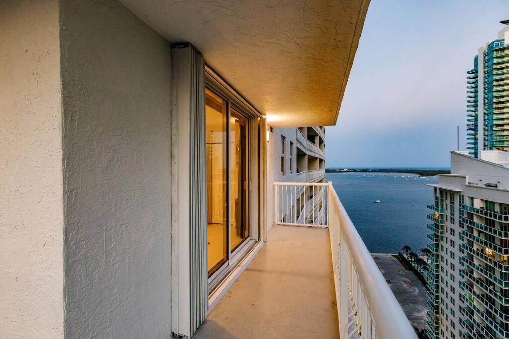 Upscale Brickell 3 Bedroom With Water Views And Free Parking Miami Exterior photo