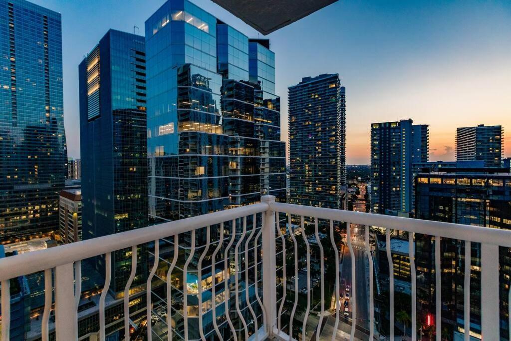 Upscale Brickell 3 Bedroom With Water Views And Free Parking Miami Exterior photo