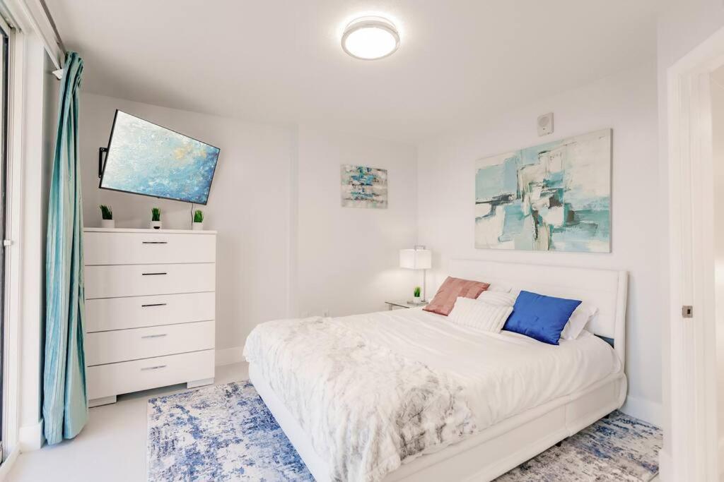 Upscale Brickell 3 Bedroom With Water Views And Free Parking Miami Exterior photo