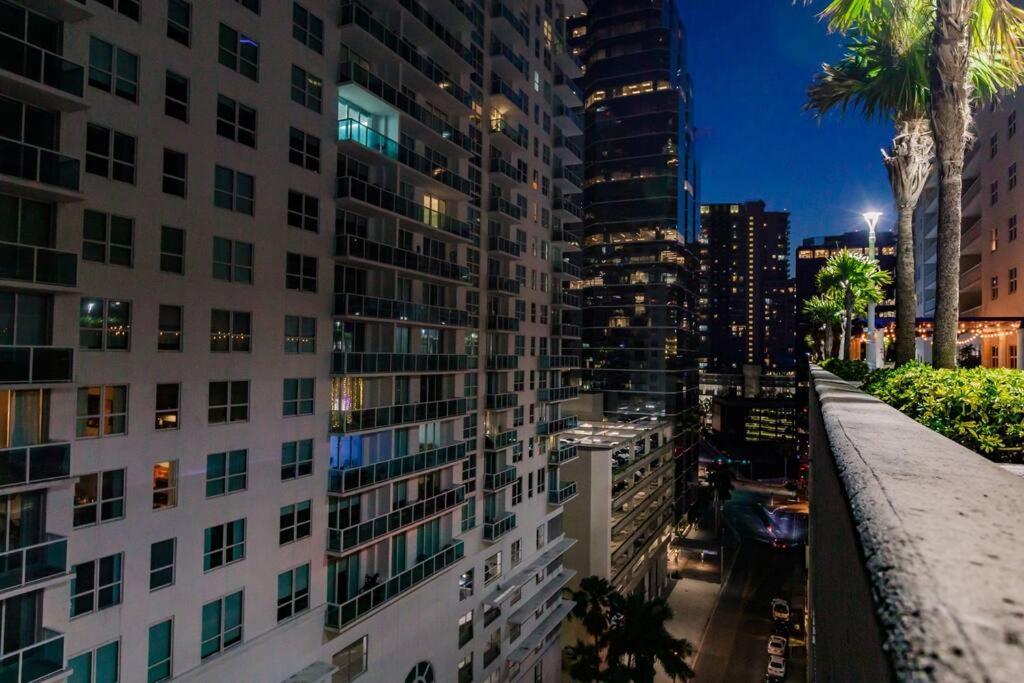 Upscale Brickell 3 Bedroom With Water Views And Free Parking Miami Exterior photo