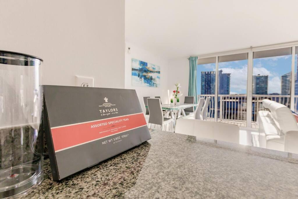 Upscale Brickell 3 Bedroom With Water Views And Free Parking Miami Exterior photo