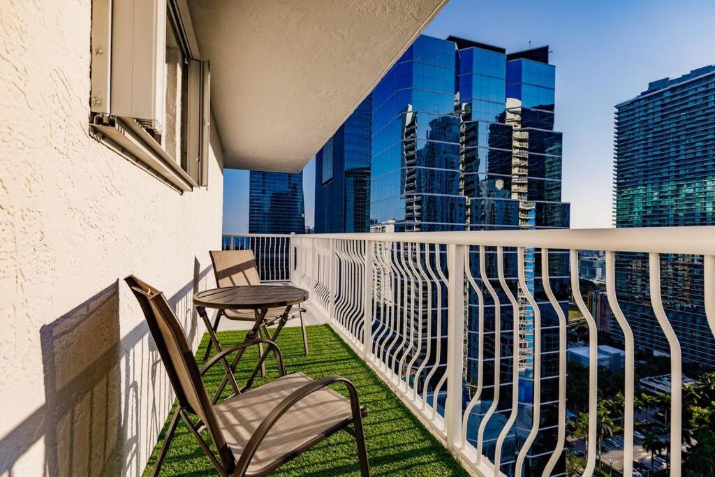 Upscale Brickell 3 Bedroom With Water Views And Free Parking Miami Exterior photo