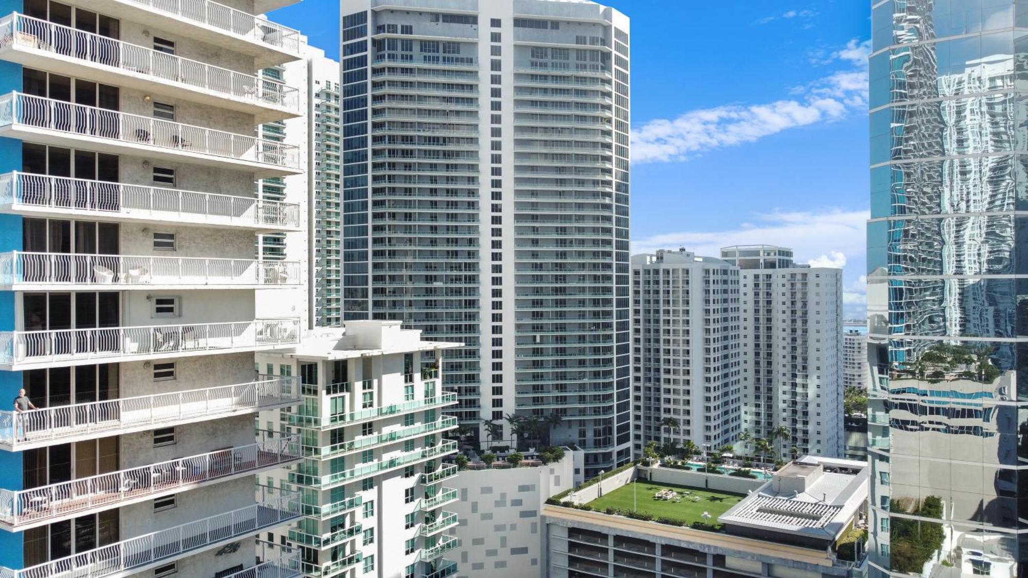Upscale Brickell 3 Bedroom With Water Views And Free Parking Miami Exterior photo