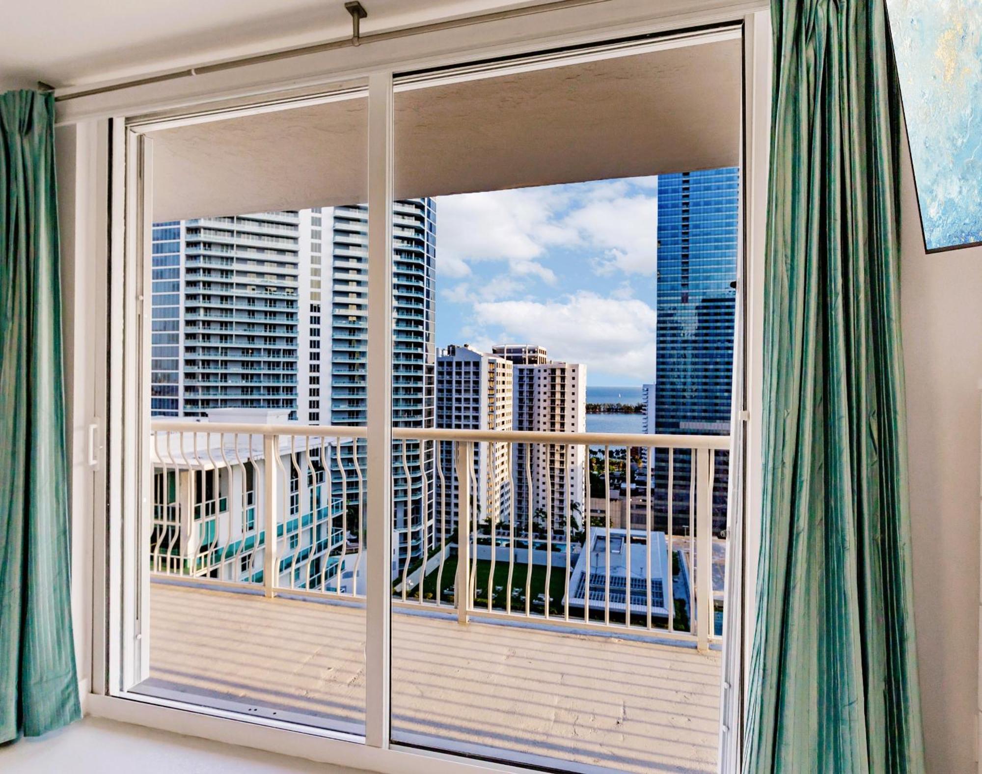 Upscale Brickell 3 Bedroom With Water Views And Free Parking Miami Exterior photo