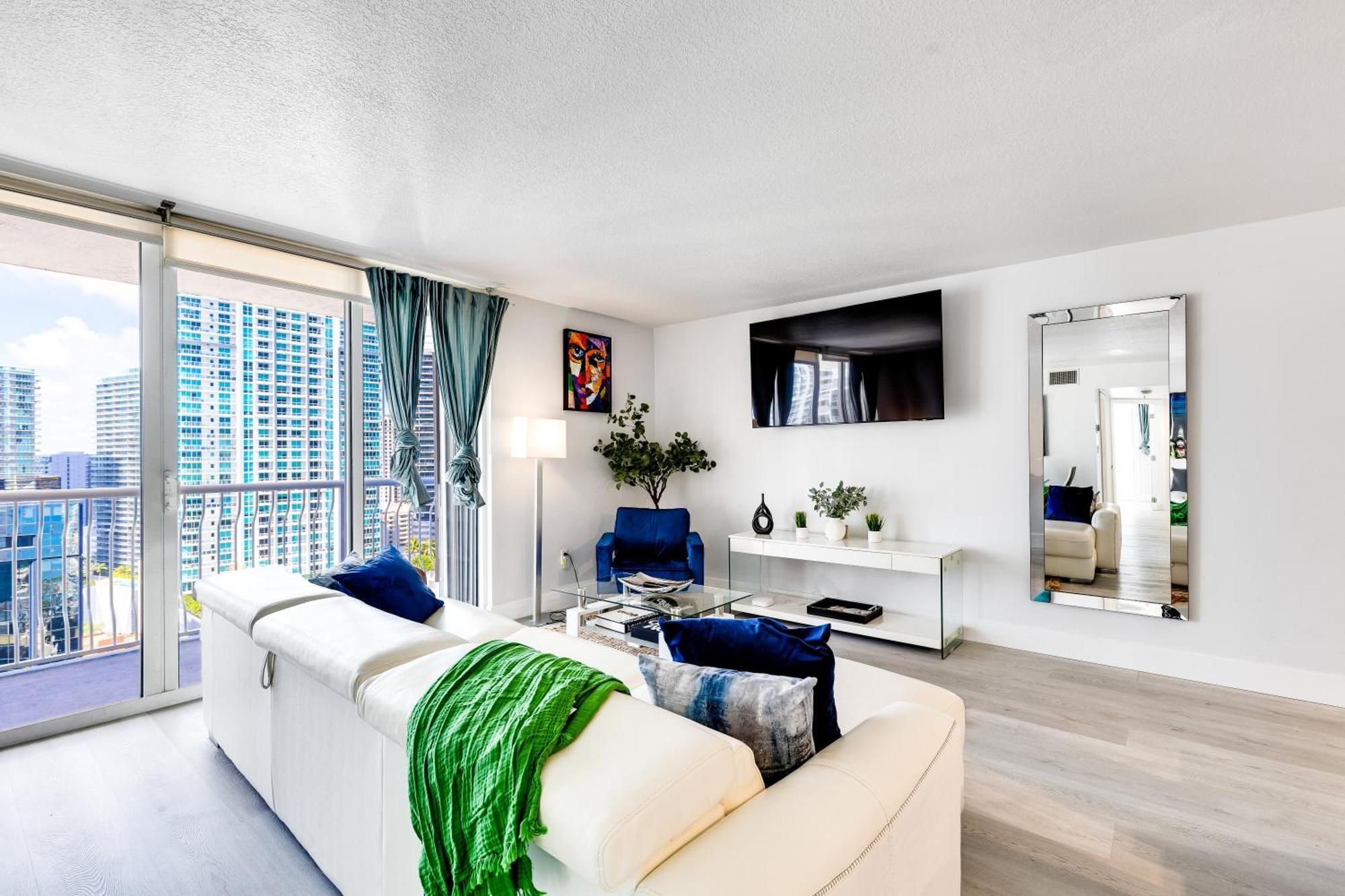 Upscale Brickell 3 Bedroom With Water Views And Free Parking Miami Exterior photo