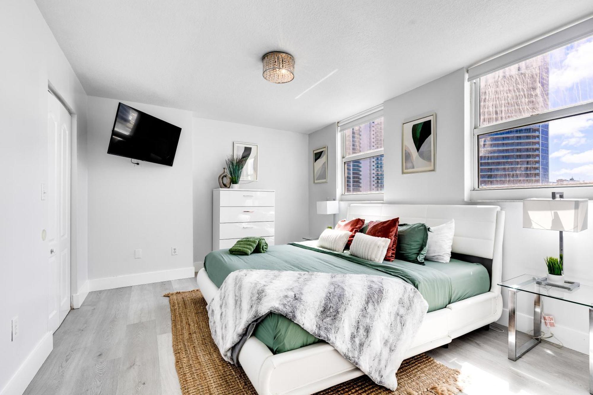 Upscale Brickell 3 Bedroom With Water Views And Free Parking Miami Exterior photo