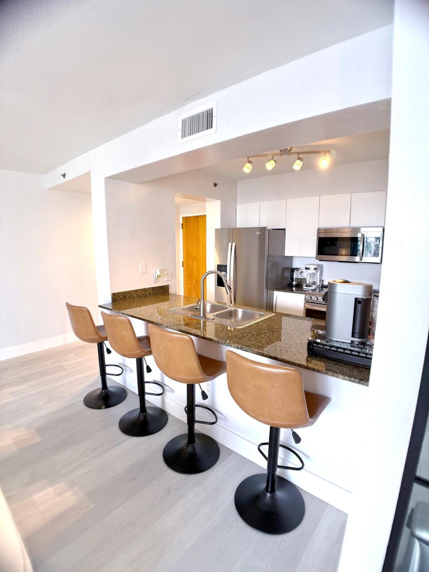 Upscale Brickell 3 Bedroom With Water Views And Free Parking Miami Exterior photo